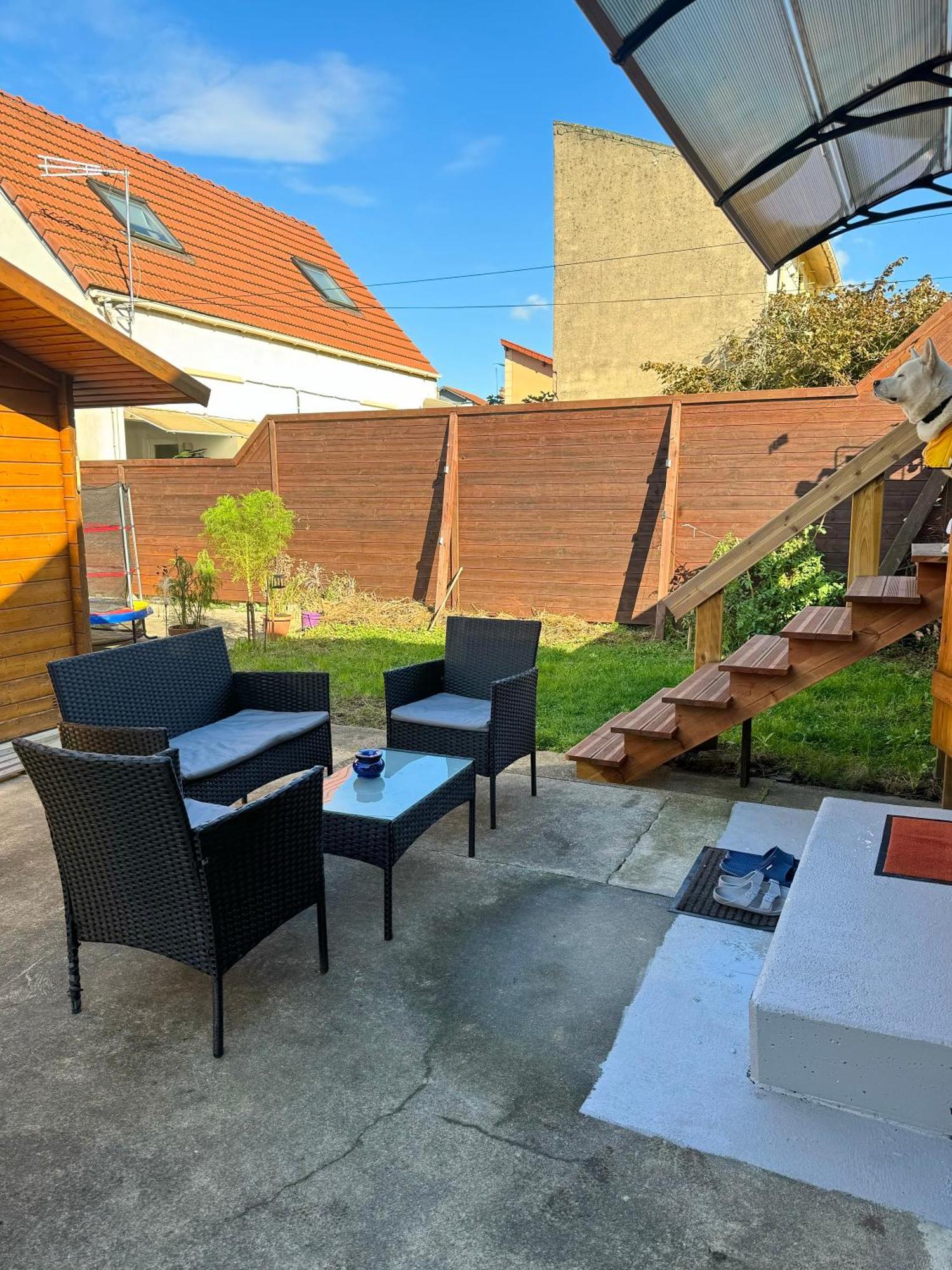 Cozy Cottage Paris Suburb! Bobigny Exterior photo